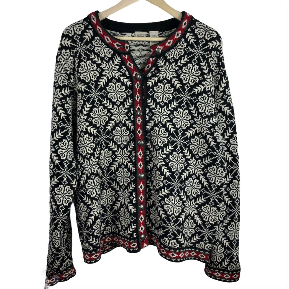 L.L. Bean Cardigan Sweater Nordic XL Silver Button